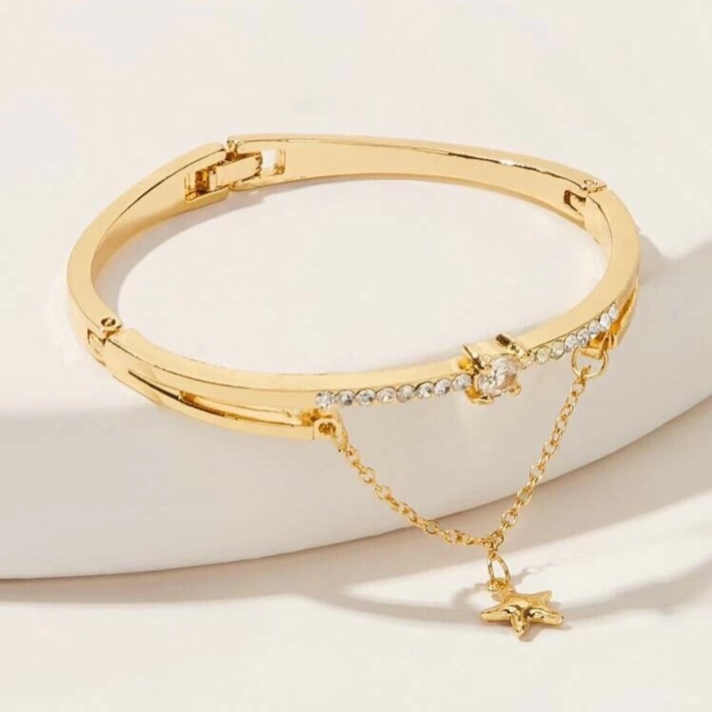 Dangling Star Bangle - Picture 2 of 7